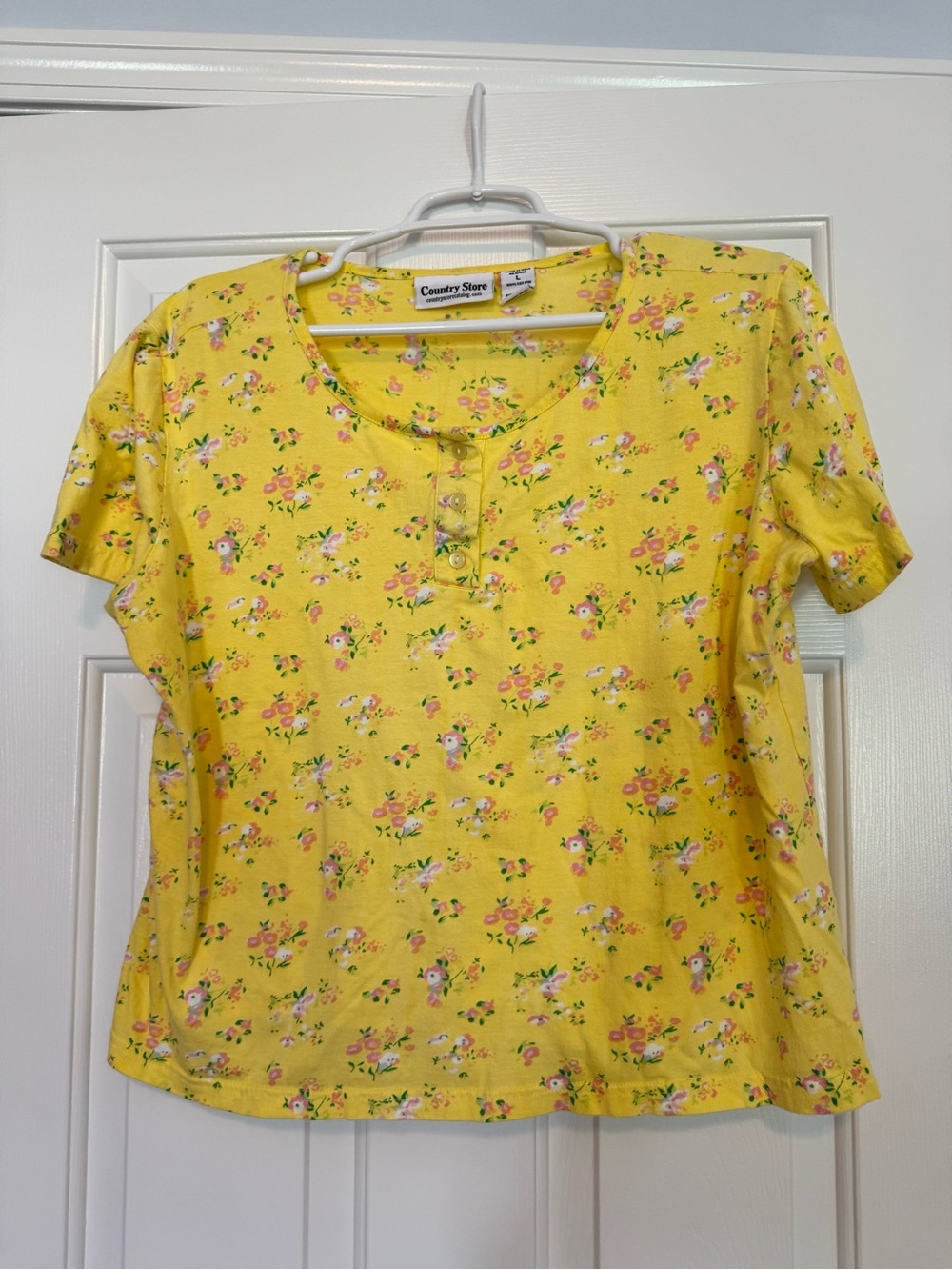 Country Store Size Large Yellow Floral Short-Sleeve Henley Top